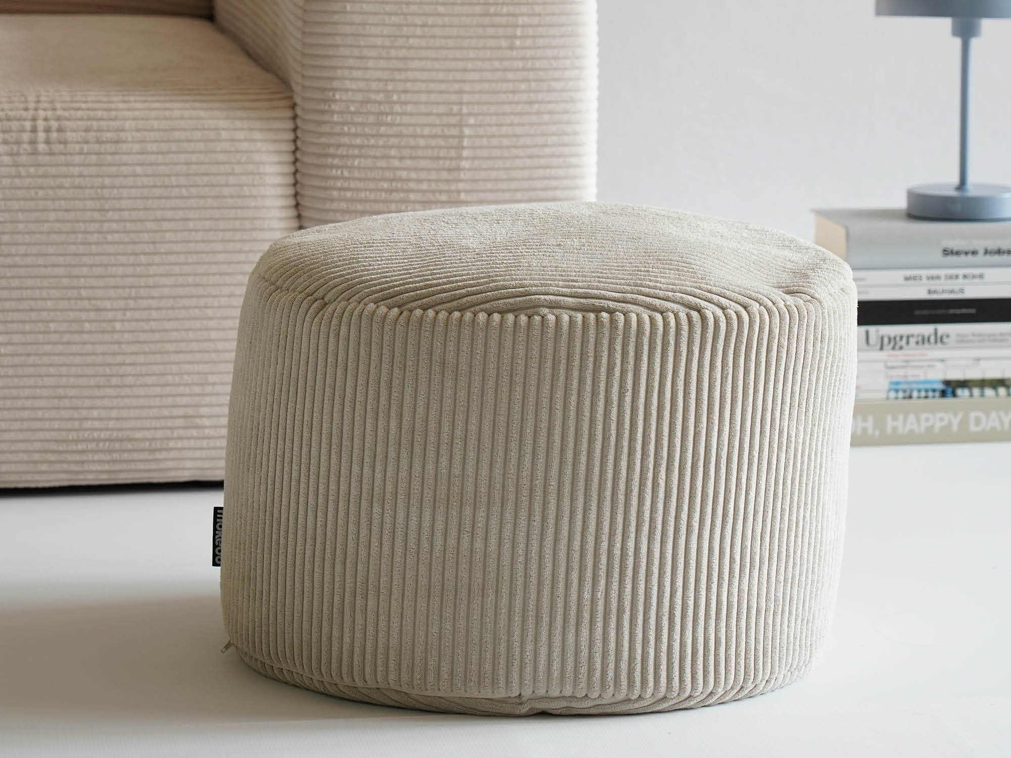 Pouf 'Der faule Lenz' von mokebo Trendstoff Cord in beige 