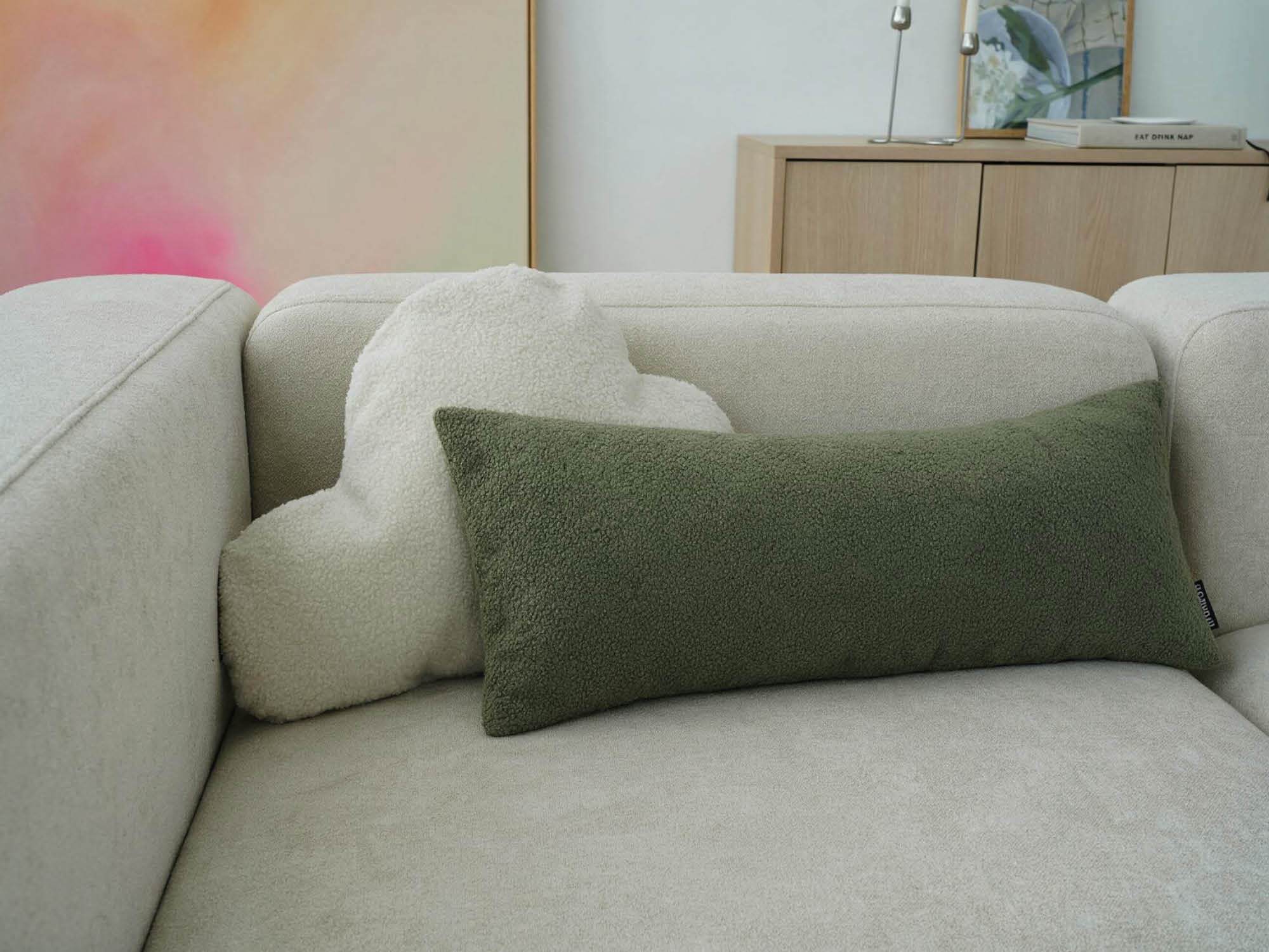 mokebo Wolken Kissen mit Lendenkissen auf Sofa