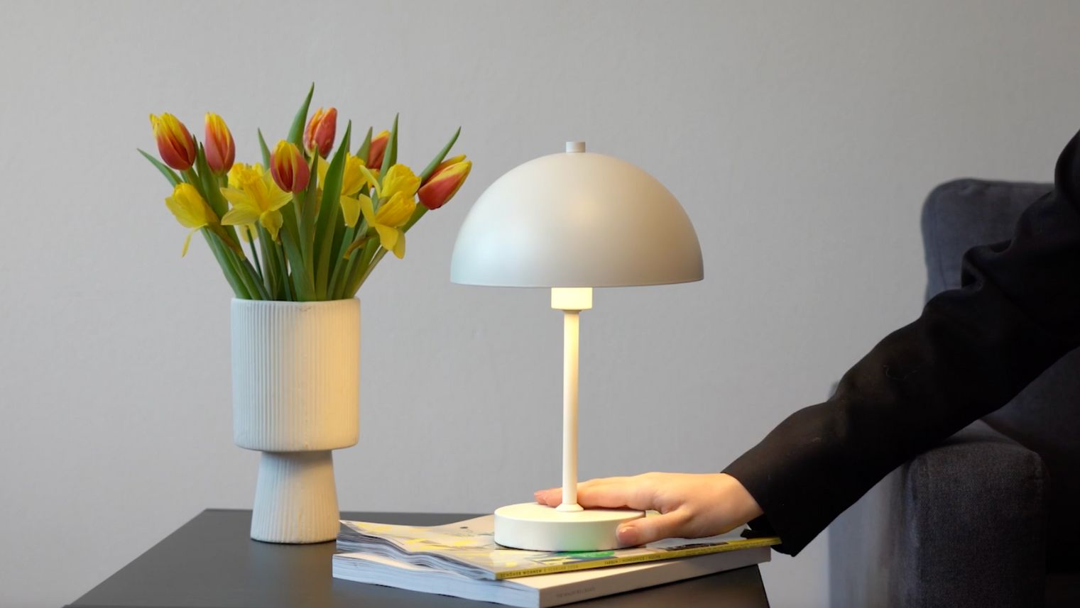 Kabellose Tischlampe 'Der Leuchtturm' in Weiß